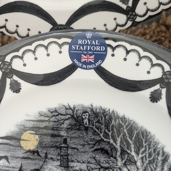 PRIVATE - Royal Stafford Witches Dinnerware - 4 Dinner & 4 Salad - Sheila - Picture 4 of 6